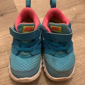 Kids size 8 Nike sneakers